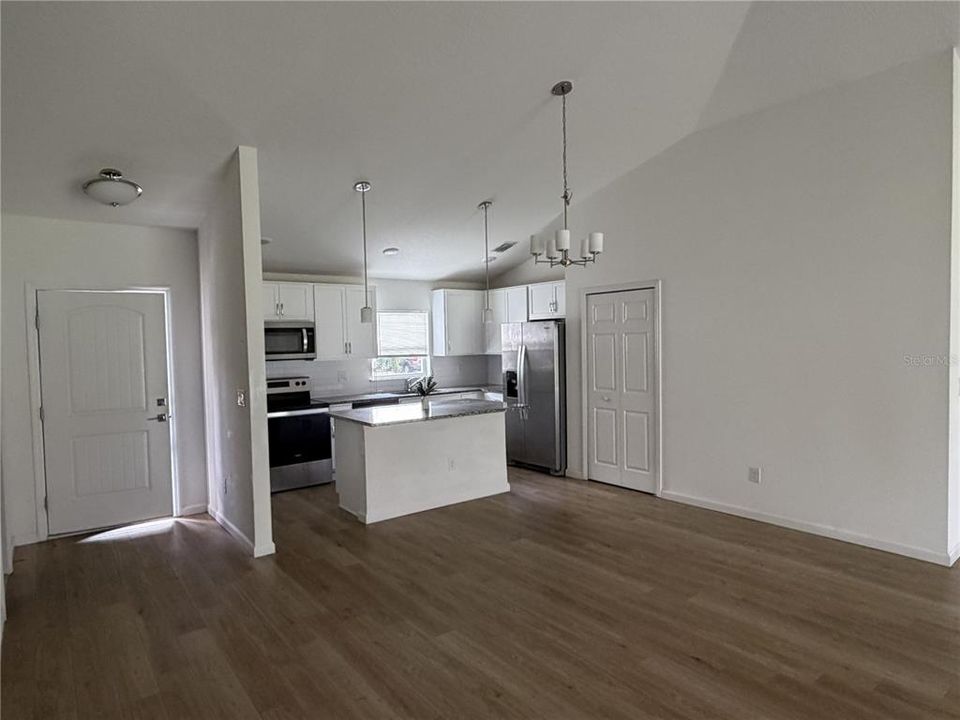 Activo con contrato: $275,000 (3 camas, 2 baños, 1500 Pies cuadrados)