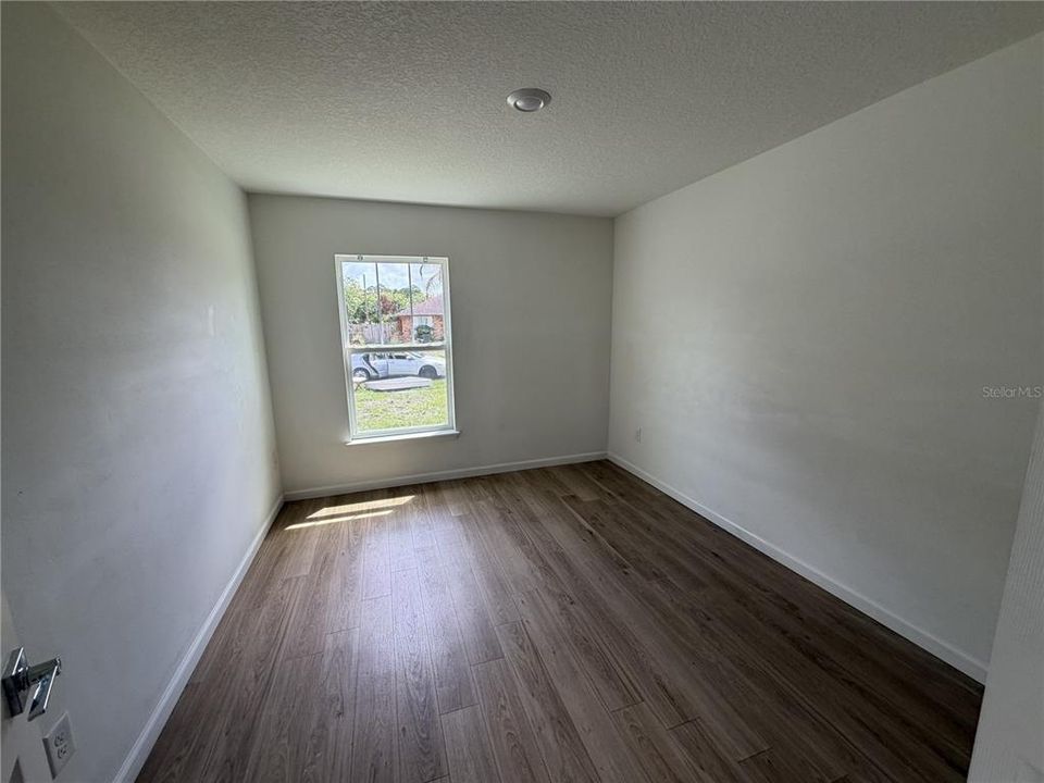 Activo con contrato: $275,000 (3 camas, 2 baños, 1500 Pies cuadrados)