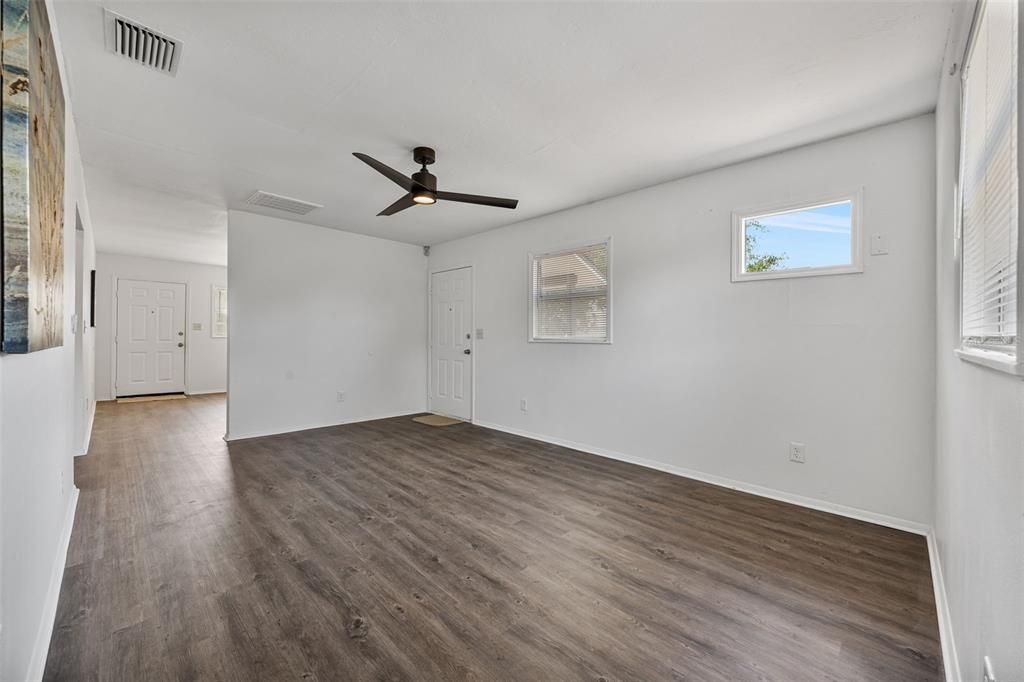 En Venta: $219,900 (2 camas, 1 baños, 768 Pies cuadrados)
