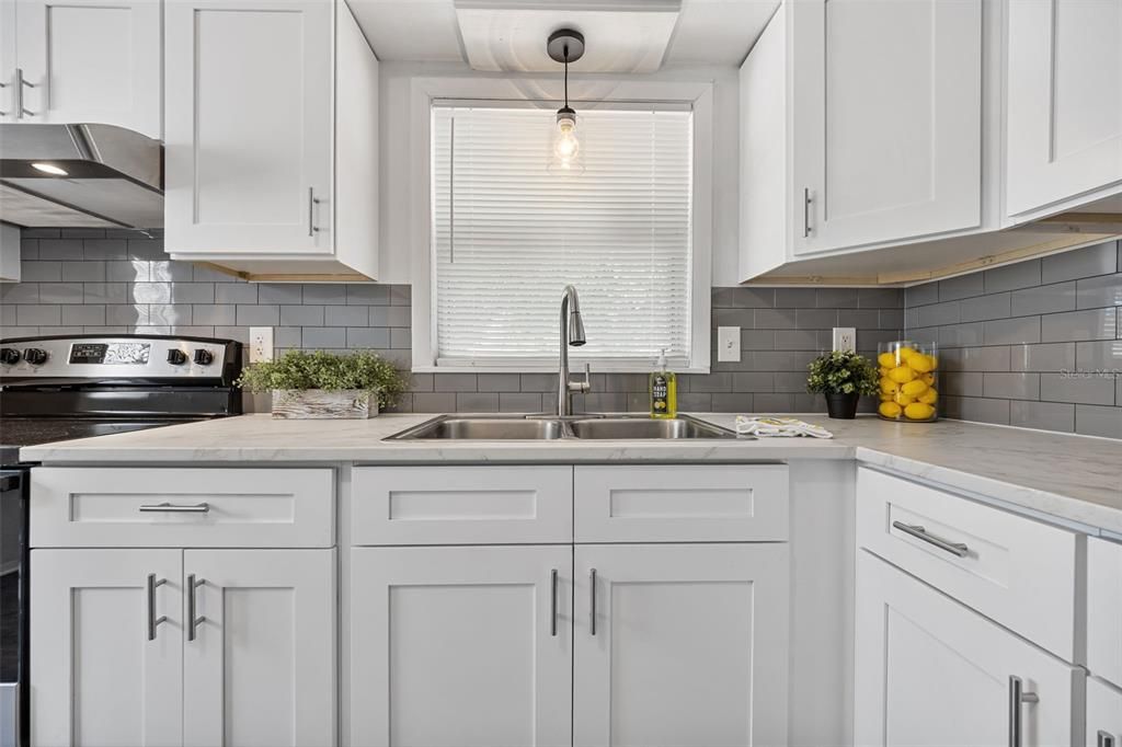 En Venta: $219,900 (2 camas, 1 baños, 768 Pies cuadrados)