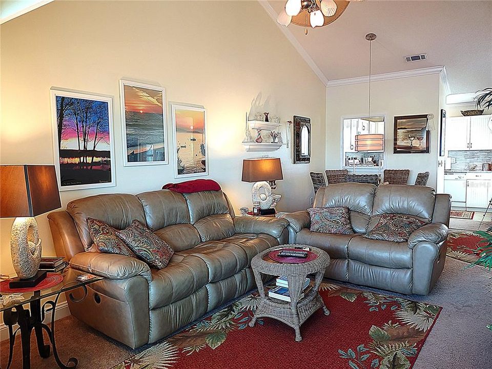 En Venta: $319,900 (2 camas, 2 baños, 1096 Pies cuadrados)