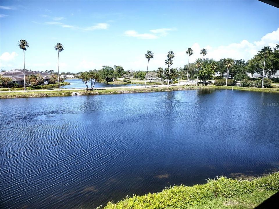 En Venta: $319,900 (2 camas, 2 baños, 1096 Pies cuadrados)