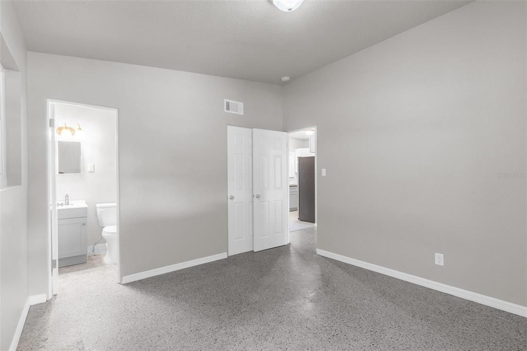 En Venta: $243,000 (3 camas, 2 baños, 1169 Pies cuadrados)