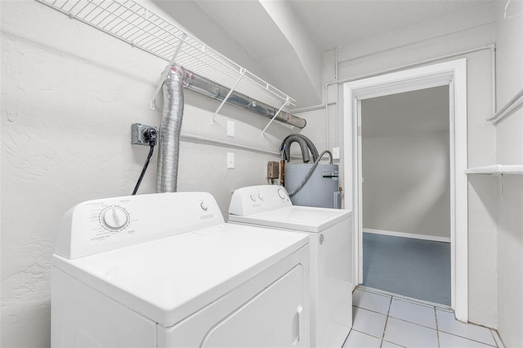 En Venta: $243,000 (3 camas, 2 baños, 1169 Pies cuadrados)