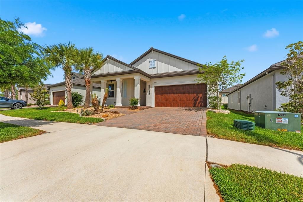 Active With Contract: $2,750 (2 beds, 2 baths, 1968 Square Feet)