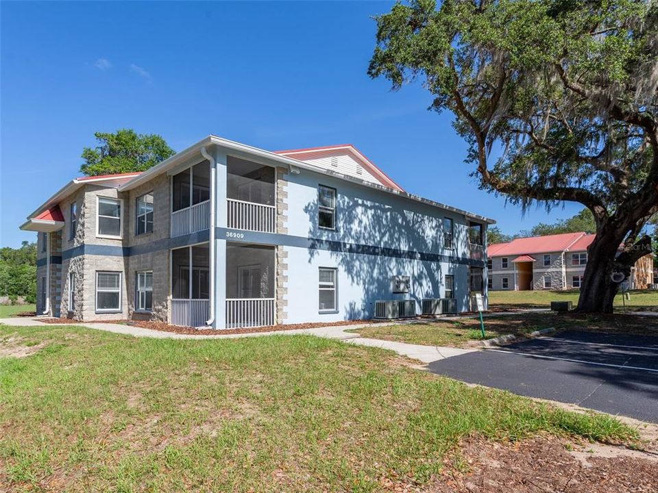 For Rent: $1,600 (2 beds, 2 baths, 1600 Square Feet)