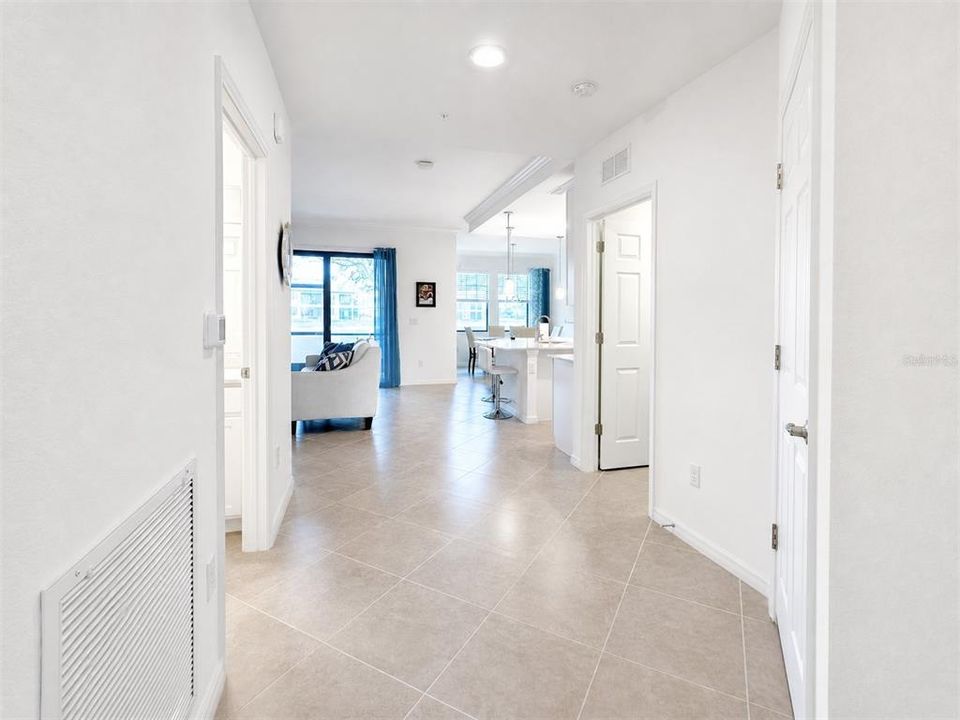 В аренду: $2,400 (2 спален, 2 ванн, 1379 Квадратных фут)