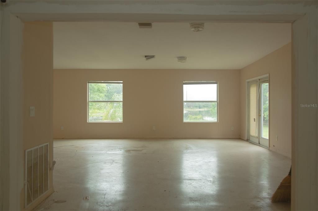 На продажу: $409,999 (4 спален, 2 ванн, 3108 Квадратных фут)
