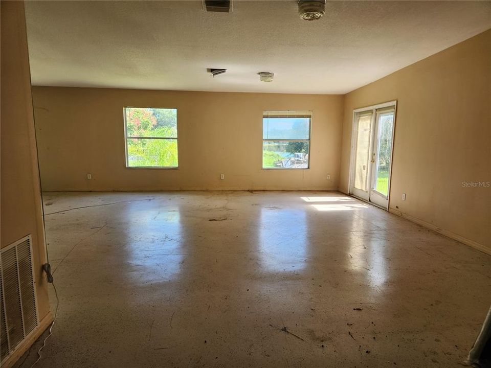 На продажу: $409,999 (4 спален, 2 ванн, 3108 Квадратных фут)