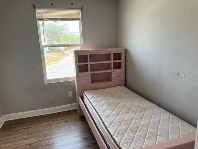 В аренду: $2,200 (4 спален, 2 ванн, 814 Квадратных фут)