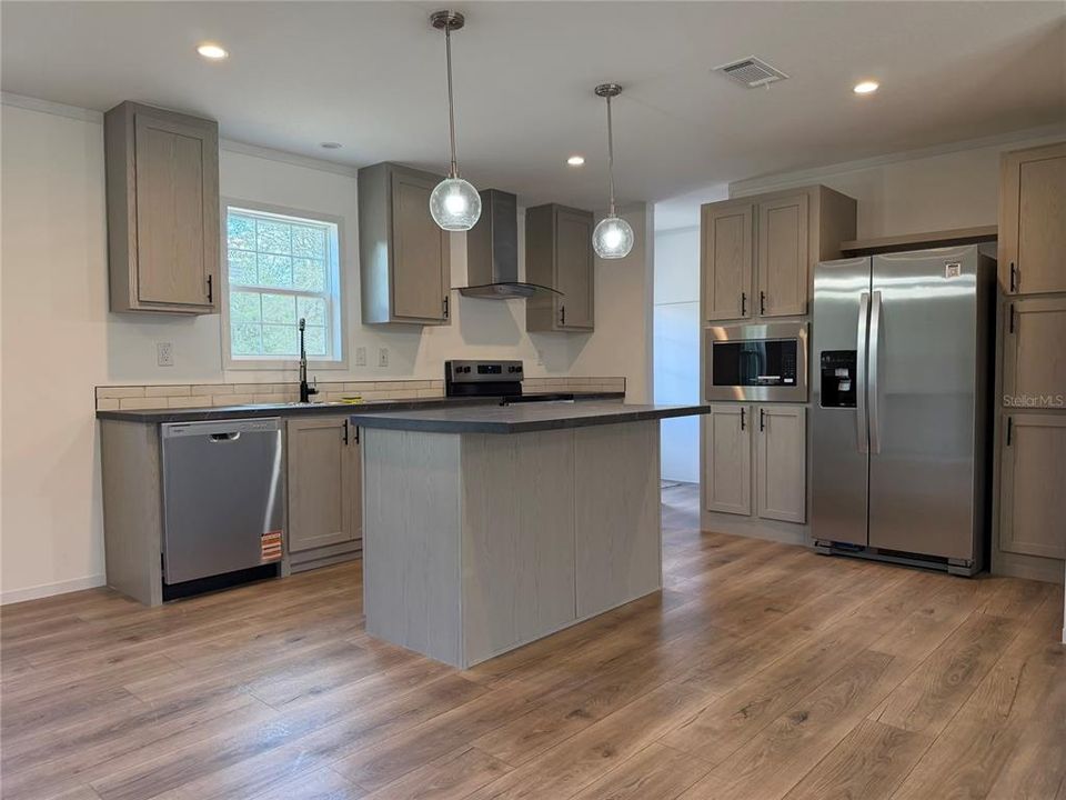 На продажу: $249,900 (3 спален, 2 ванн, 1493 Квадратных фут)