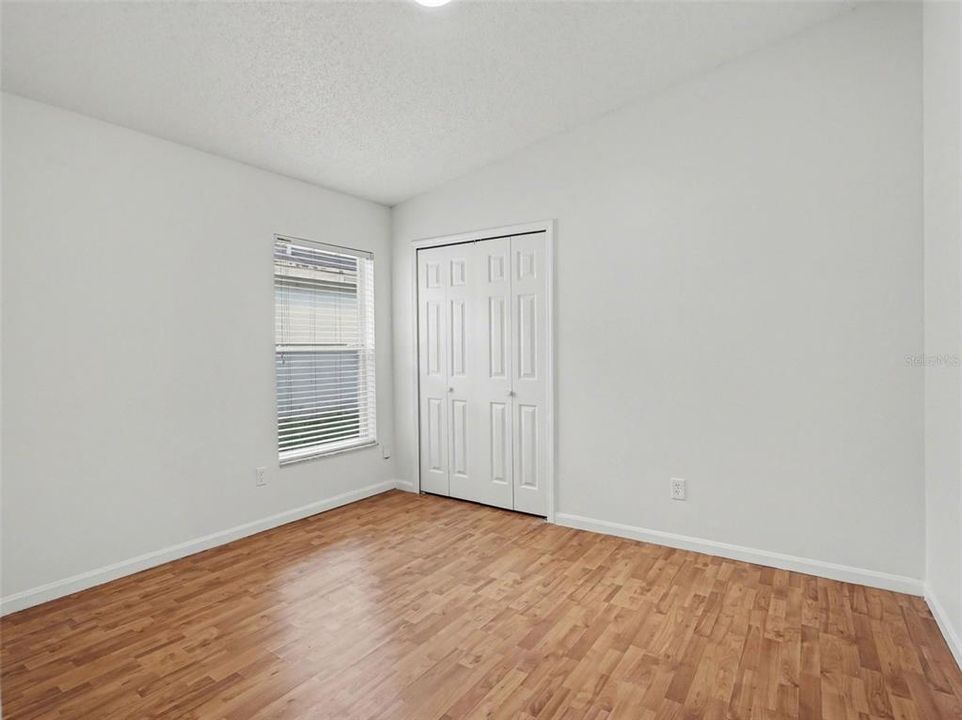 Под контрактом: $369,900 (3 спален, 2 ванн, 1601 Квадратных фут)