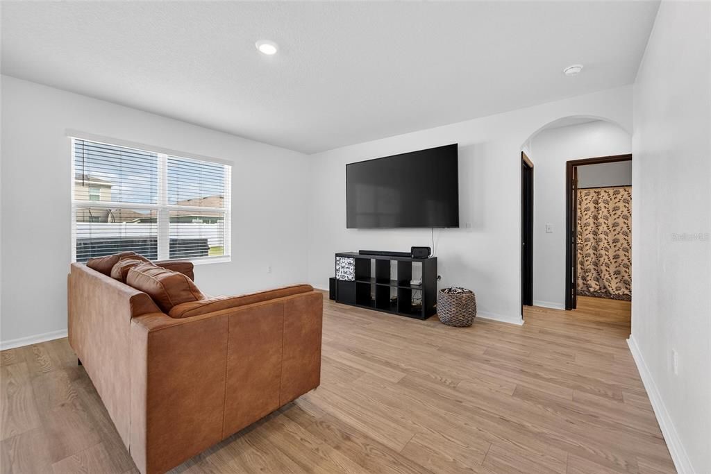 En Venta: $450,000 (5 camas, 3 baños, 2674 Pies cuadrados)