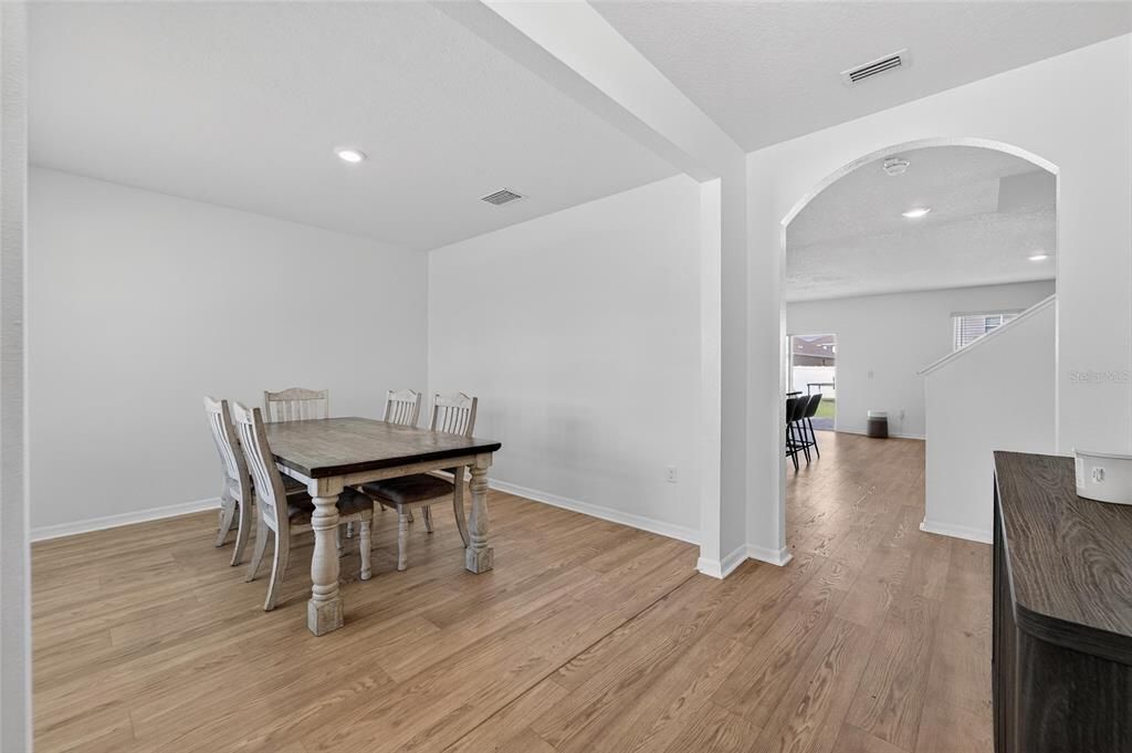 En Venta: $450,000 (5 camas, 3 baños, 2674 Pies cuadrados)