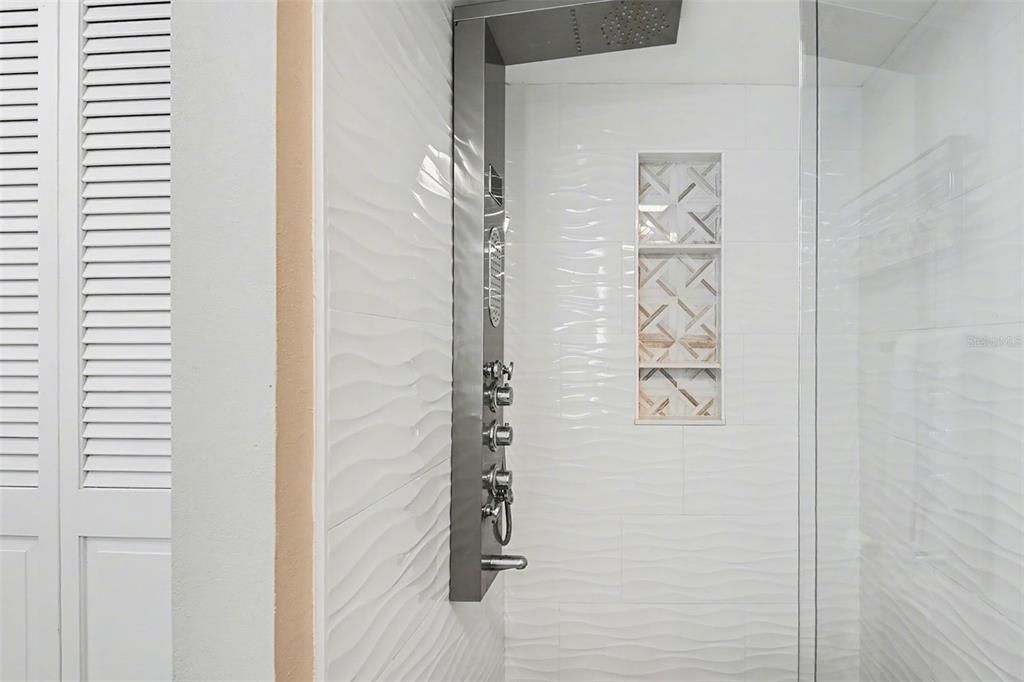 Activo con contrato: $399,900 (3 camas, 2 baños, 1751 Pies cuadrados)