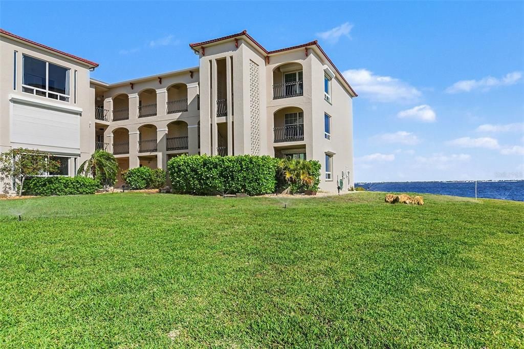 Activo con contrato: $399,900 (3 camas, 2 baños, 1751 Pies cuadrados)