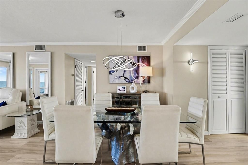 Activo con contrato: $399,900 (3 camas, 2 baños, 1751 Pies cuadrados)