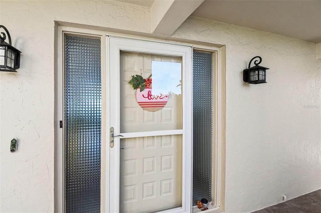 Activo con contrato: $399,900 (3 camas, 2 baños, 1751 Pies cuadrados)