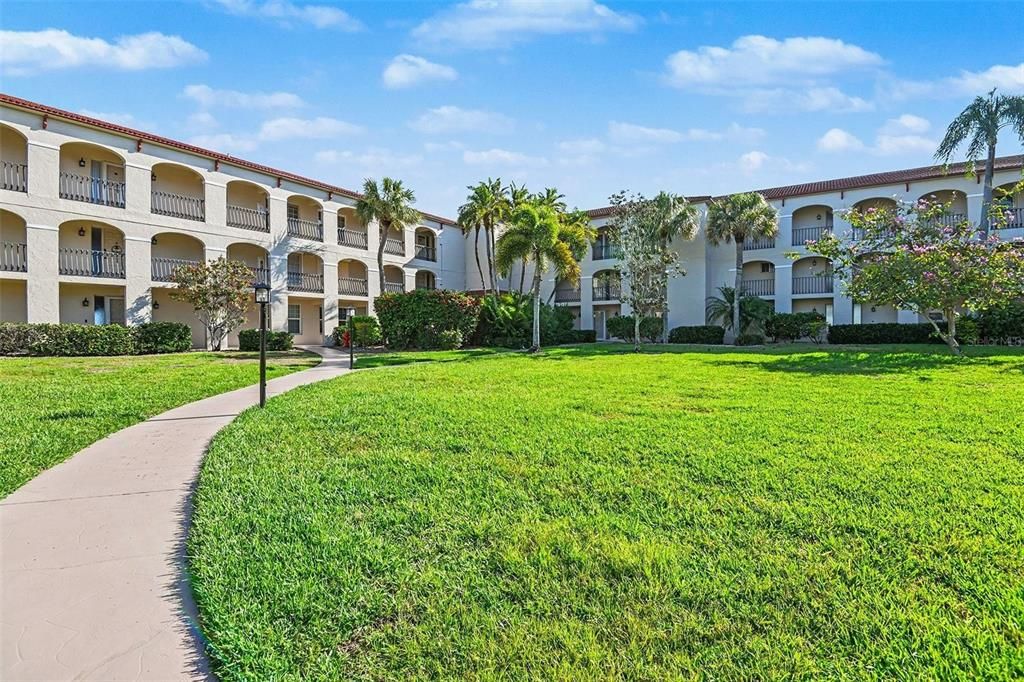 Activo con contrato: $399,900 (3 camas, 2 baños, 1751 Pies cuadrados)