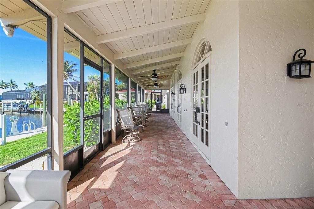 Activo con contrato: $399,900 (3 camas, 2 baños, 1751 Pies cuadrados)