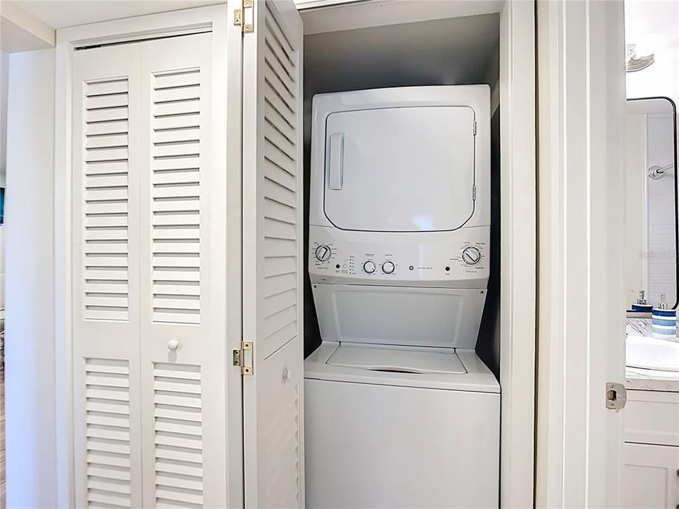 For Sale: $260,000 (2 beds, 2 baths, 1120 Square Feet)