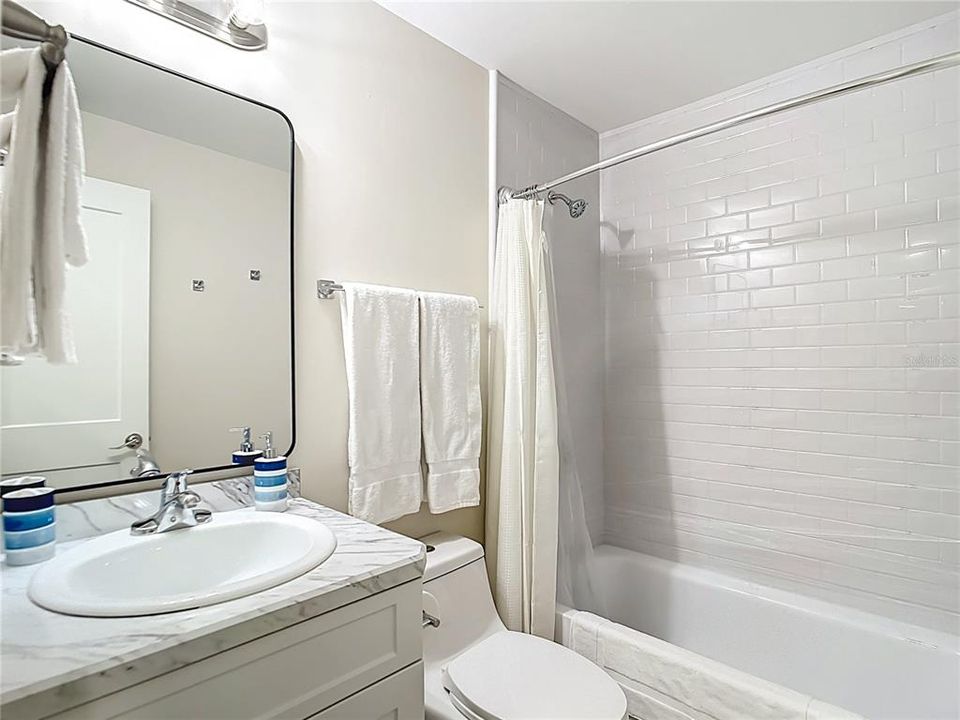 For Sale: $260,000 (2 beds, 2 baths, 1120 Square Feet)