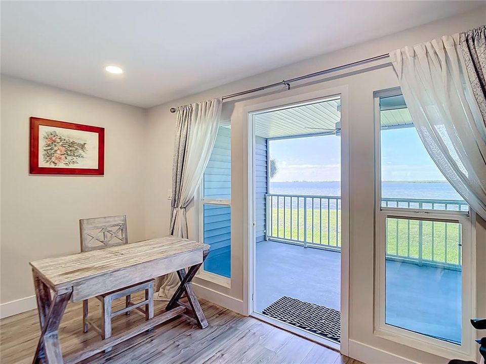 For Sale: $260,000 (2 beds, 2 baths, 1120 Square Feet)