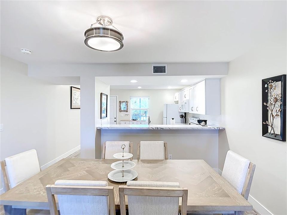 For Sale: $260,000 (2 beds, 2 baths, 1120 Square Feet)