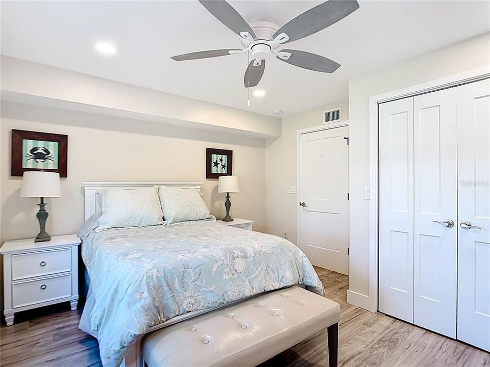 For Sale: $260,000 (2 beds, 2 baths, 1120 Square Feet)