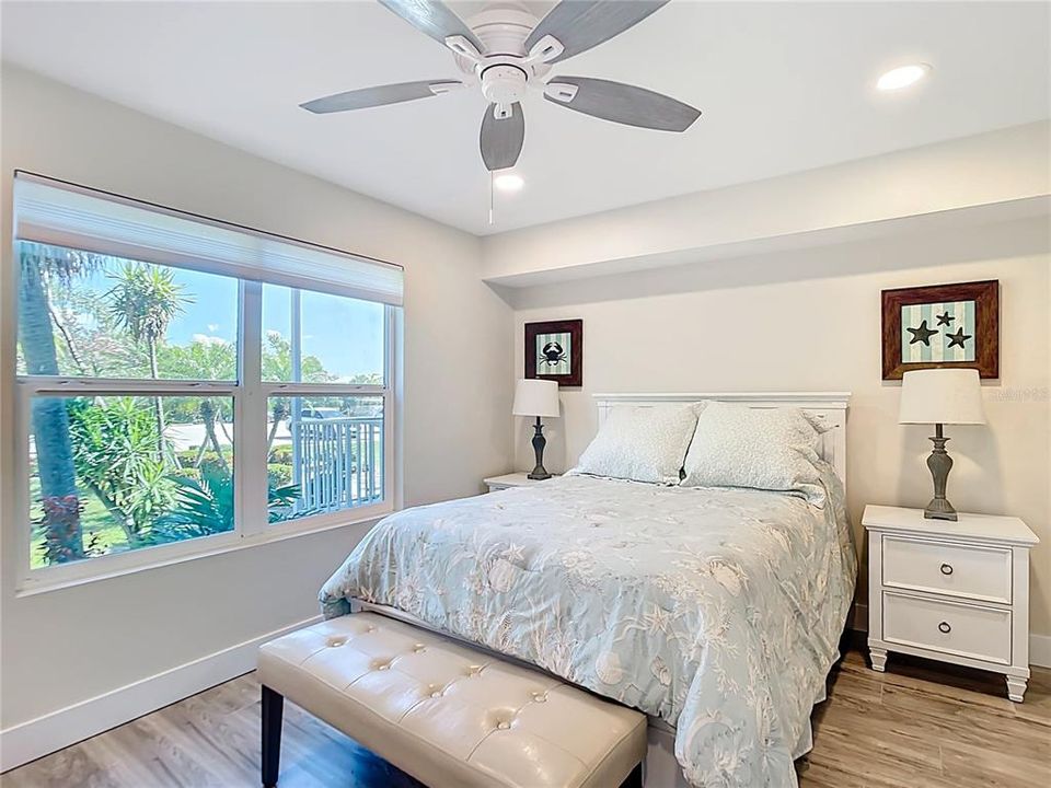 For Sale: $260,000 (2 beds, 2 baths, 1120 Square Feet)