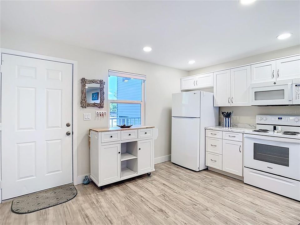 For Sale: $260,000 (2 beds, 2 baths, 1120 Square Feet)