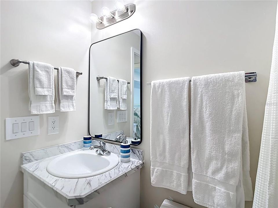 For Sale: $260,000 (2 beds, 2 baths, 1120 Square Feet)