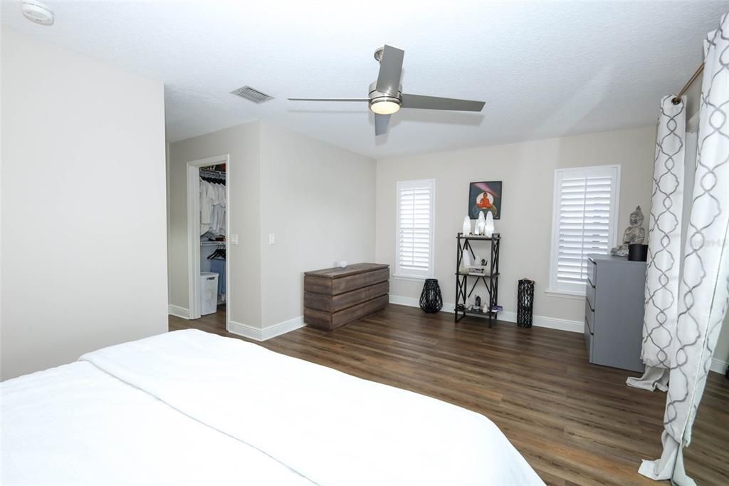 For Sale: $599,900 (3 beds, 3 baths, 1330 Square Feet)