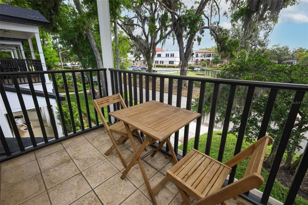 For Sale: $599,900 (3 beds, 3 baths, 1330 Square Feet)
