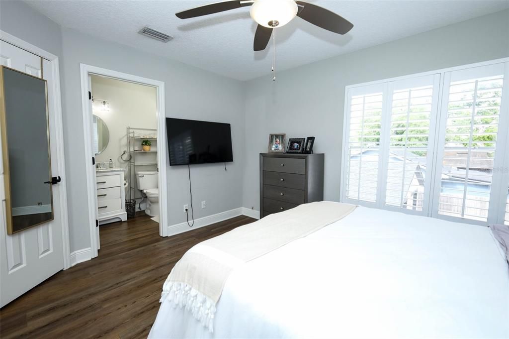 For Sale: $599,900 (3 beds, 3 baths, 1330 Square Feet)