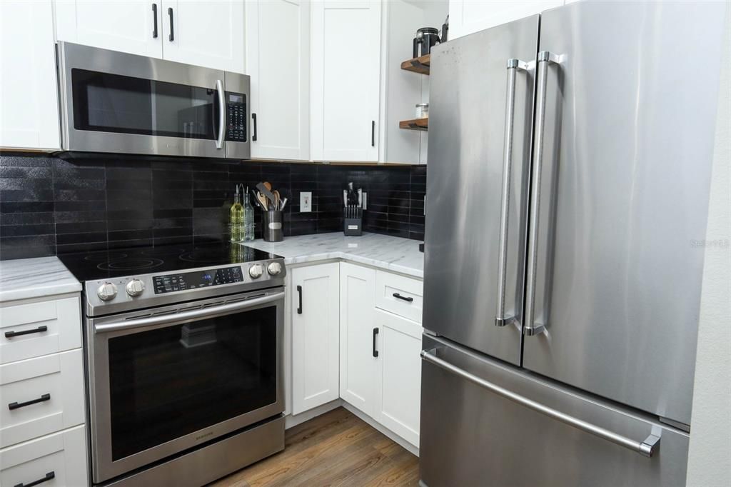 For Sale: $599,900 (3 beds, 3 baths, 1330 Square Feet)
