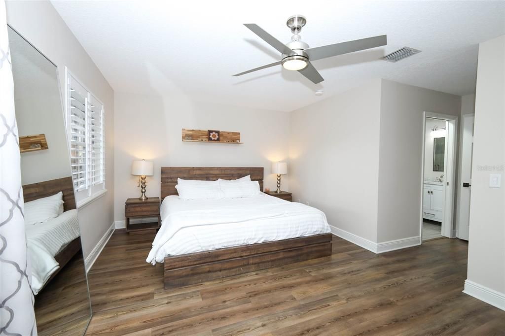 For Sale: $599,900 (3 beds, 3 baths, 1330 Square Feet)