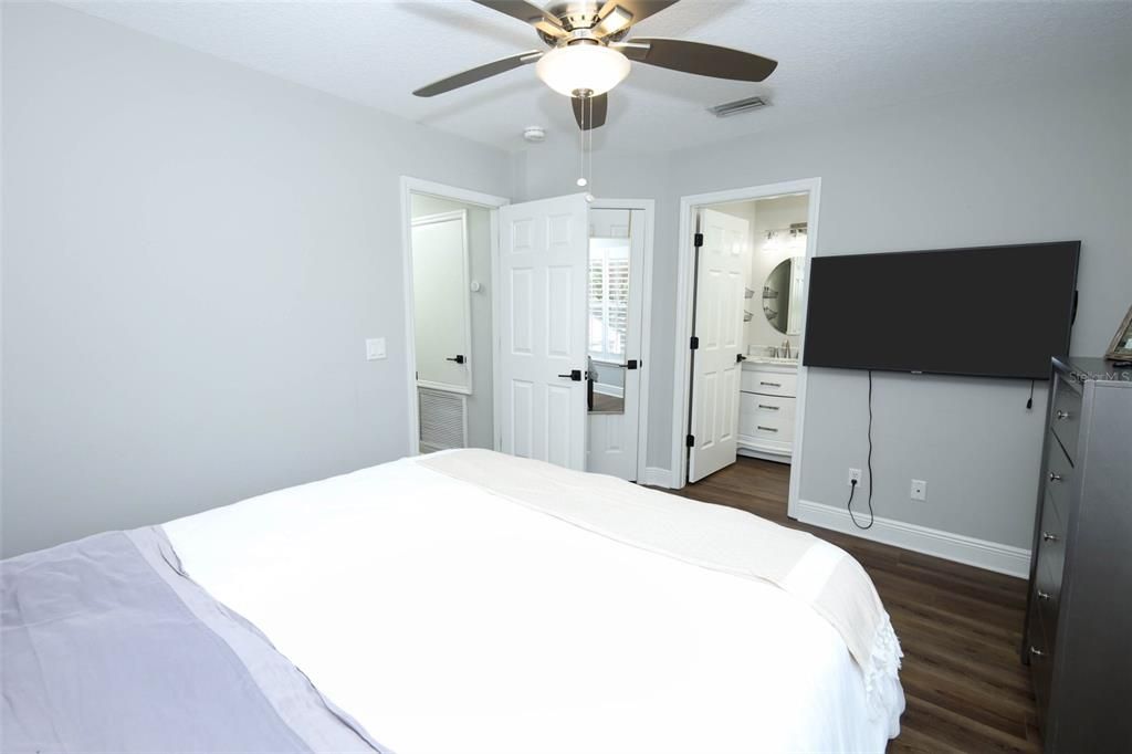 For Sale: $599,900 (3 beds, 3 baths, 1330 Square Feet)