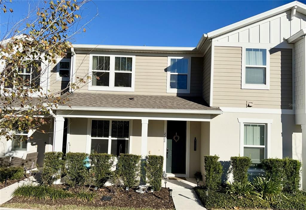 Active With Contract: $2,650 (3 beds, 2 baths, 1620 Square Feet)
