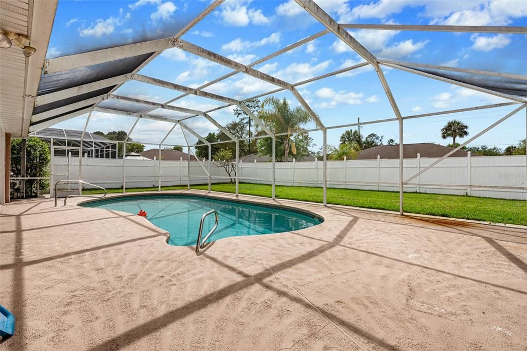 Activo con contrato: $387,000 (3 camas, 2 baños, 2160 Pies cuadrados)