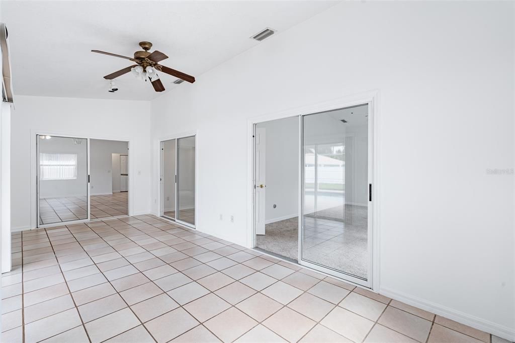 Activo con contrato: $387,000 (3 camas, 2 baños, 2160 Pies cuadrados)