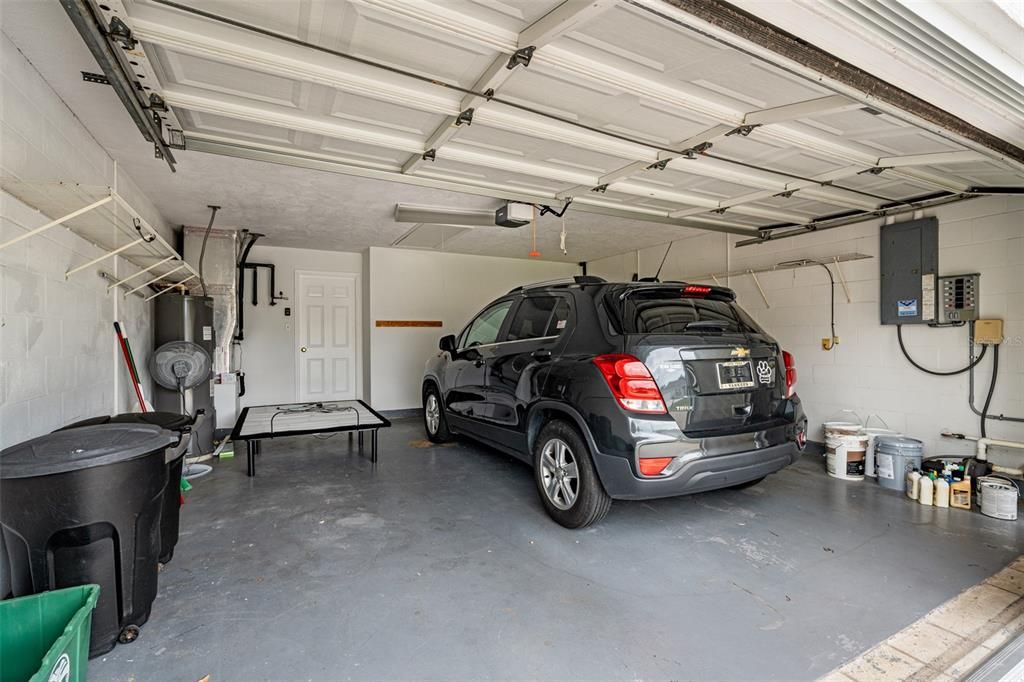Activo con contrato: $387,000 (3 camas, 2 baños, 2160 Pies cuadrados)