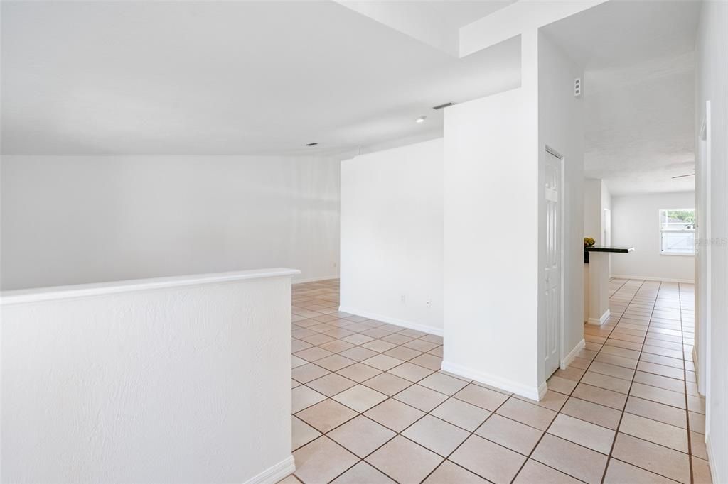 Activo con contrato: $387,000 (3 camas, 2 baños, 2160 Pies cuadrados)