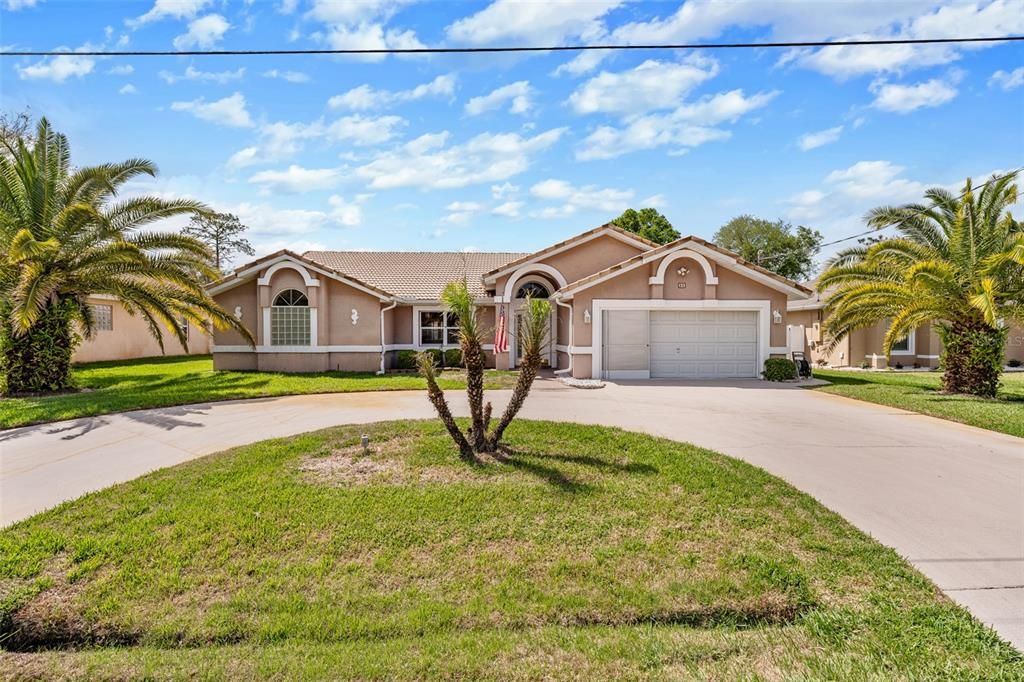 Activo con contrato: $387,000 (3 camas, 2 baños, 2160 Pies cuadrados)