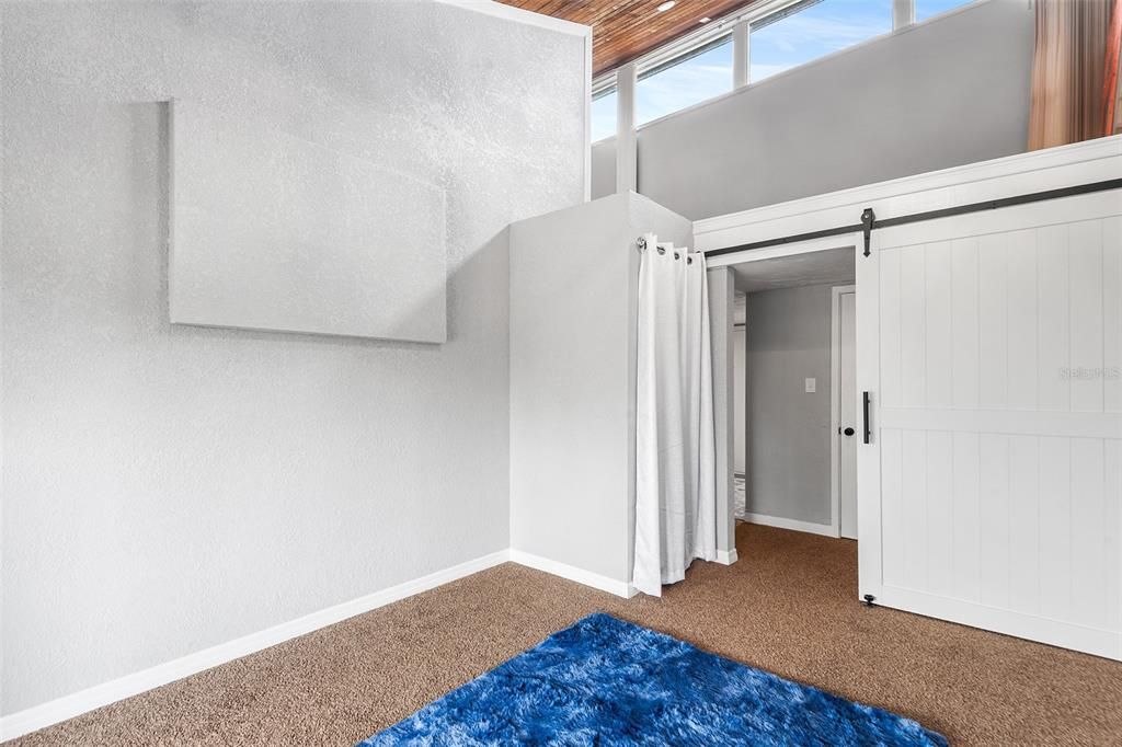 Active With Contract: $74,950 (2 beds, 1 baths, 974 Square Feet)