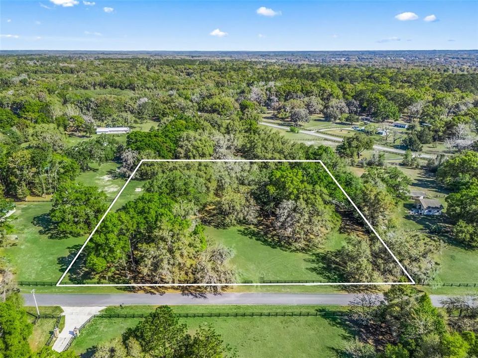 待售: $335,000 (4.20 acres)