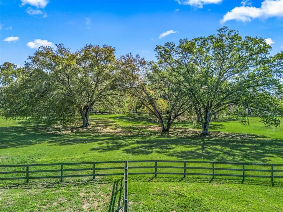 待售: $335,000 (4.20 acres)