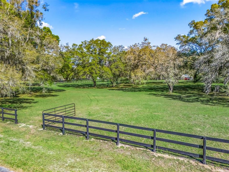 待售: $335,000 (4.20 acres)