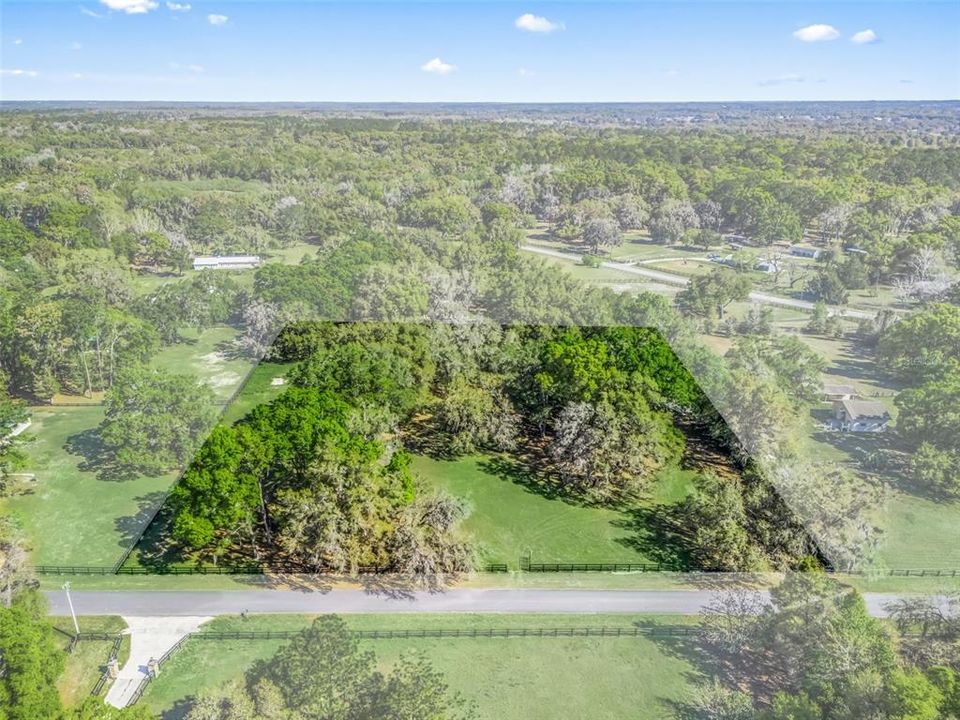 待售: $335,000 (4.20 acres)