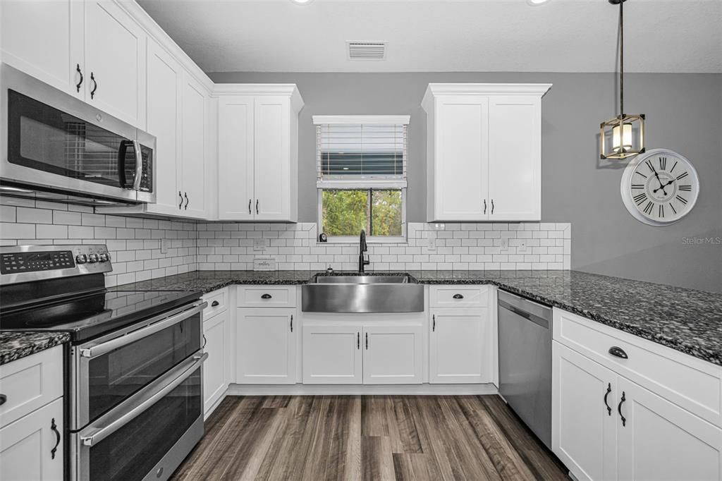 For Sale: $519,900 (4 beds, 3 baths, 2367 Square Feet)